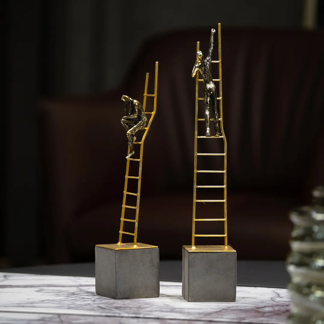 Merdivende adamlar Heykel (2li Set) - Görsel 2