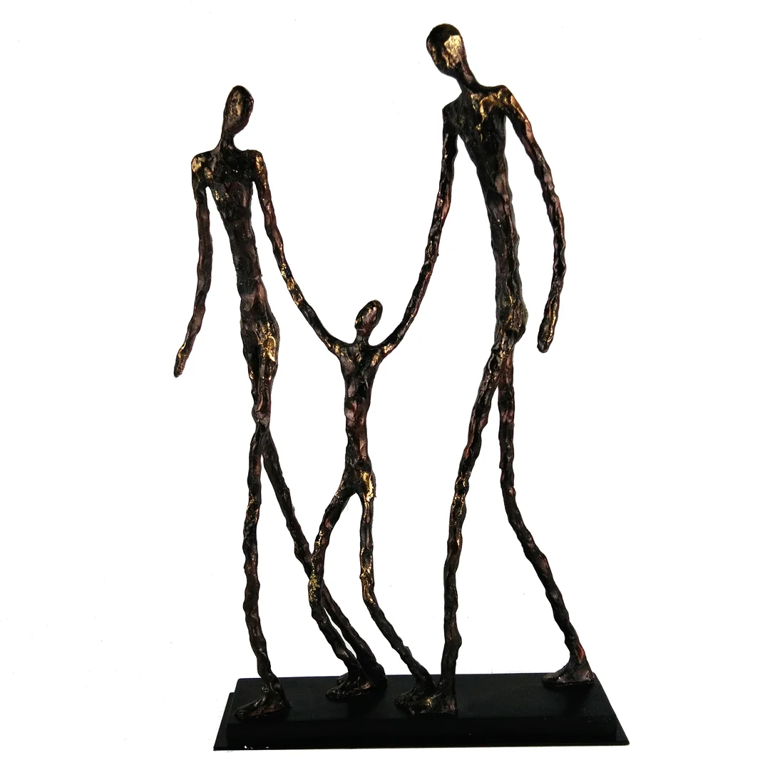 Three Figures Hand in Hand Heykel